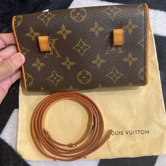 💯% Authentic Louis Vuitton belt bag - Picture 5 of 13